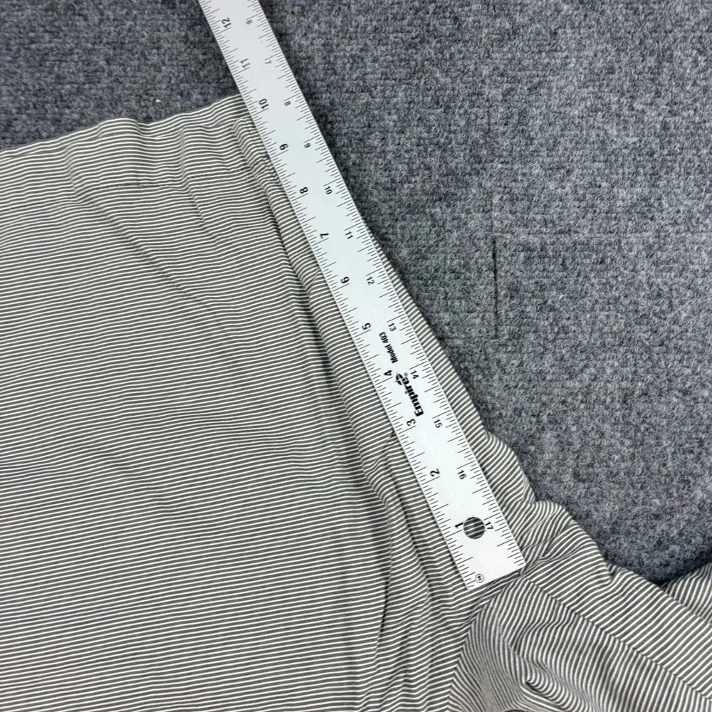 Banana Republic Aiden Slim Fit Mens 35 Chino Shorts Cotton Striped Olive White